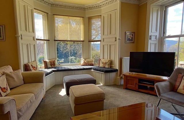 Kinnaird Country House, Pitlochry, Scotland Private Hot Tub & Pet-Friendly