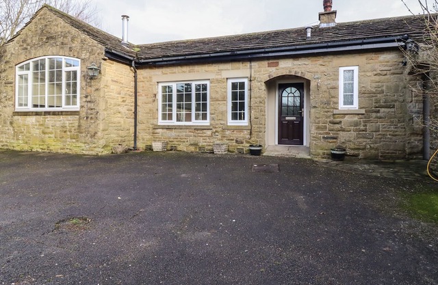ANNEX, romantic, with a garden in Malham