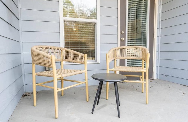 Landing at The Apartments at Shade Tree - 1 Bedroom in Downtown Charleston