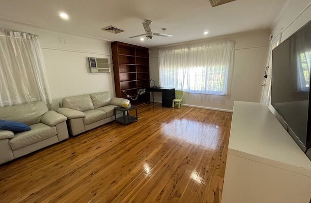 Comfortable house @Mt Pritchard