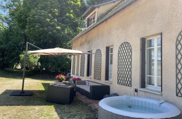 Grande Propriété Avec Piscine sur Parc de Deux Hectares