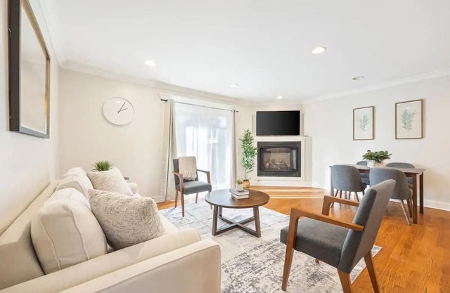 Exquisite 4Bed 2bath house luxry Arlington Heights