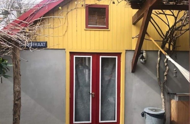 Garden house for 2 with private garden