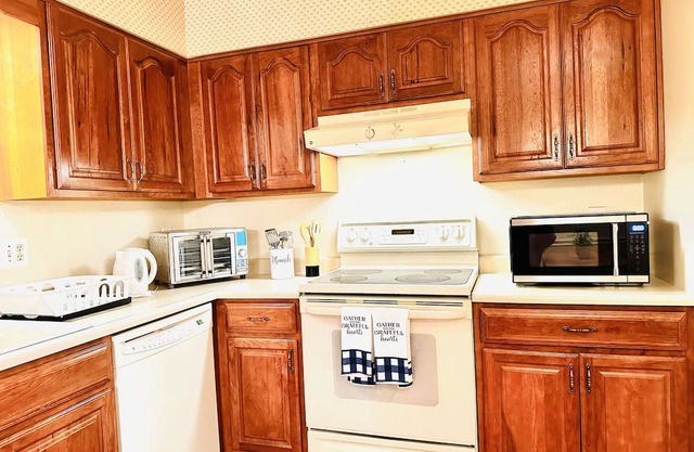 Ocean Palace-6 Guests-close to I-75,VOA park,W&S Tennis, King Island,Cincinnati