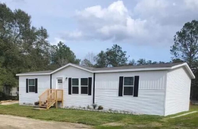 3 Bedroom 2 bath 3 stall Pole barn cabin in the Ocala National Forest