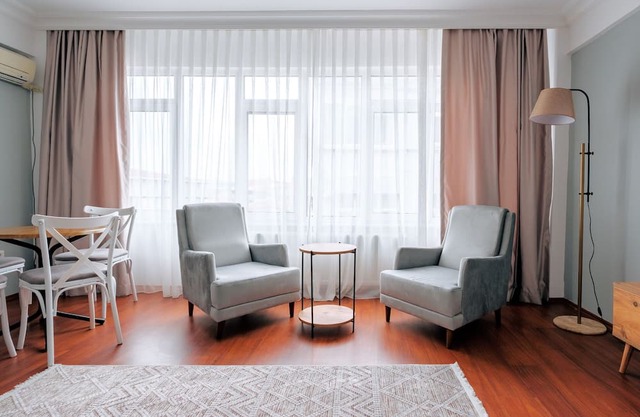 Flat w Balcony 8 min to Kadikoy Square