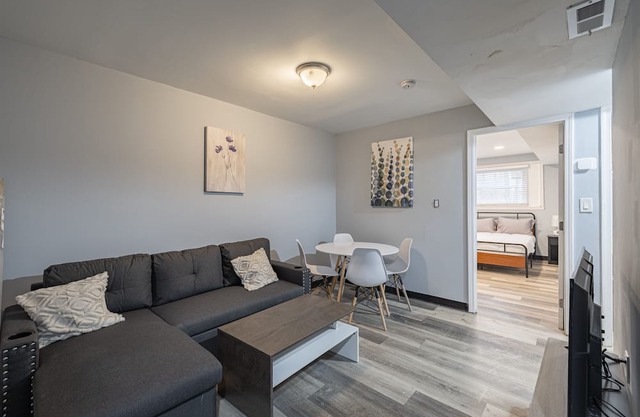 Modern Lux 2 Bedroom Condo Near Sites with Easy Parking