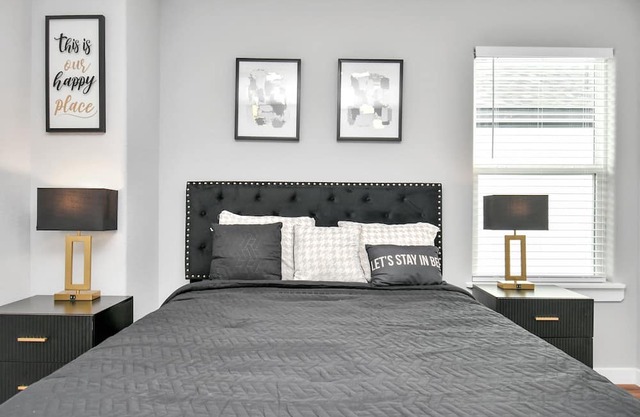 Cozy 3b/2B Home Near Downtown