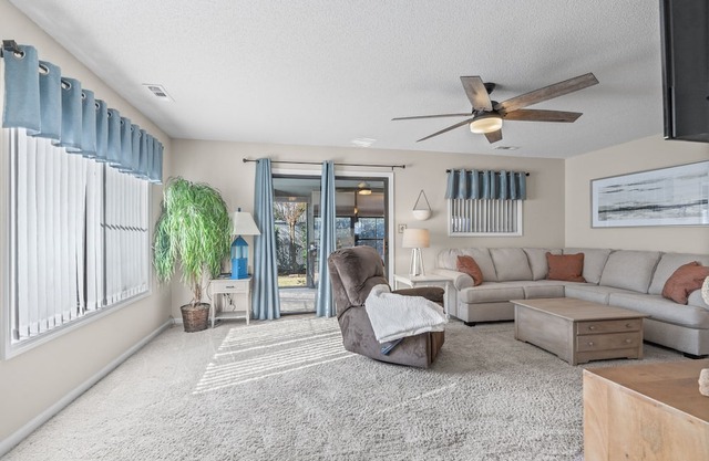 Little River-3bd, 3.5ba, SLEEPS 10! Minutes to Sports Complex , Golf & Beach!