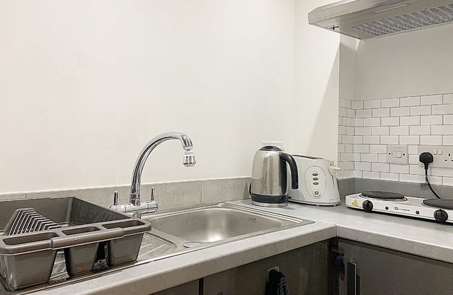 Entire Flat W London, Near Heathrow & City Centre
