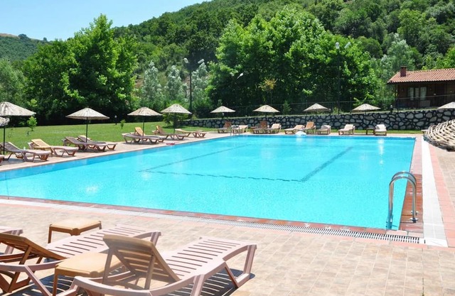 Perfect Bungalow w Garden and Pool in Nature
