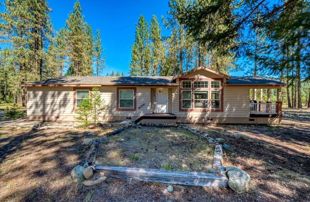 The Sierra House at The Lost Sierra Ranch w/ Fishing Ponds and 1 Mile Riverfront