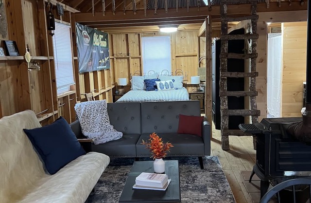 Rustic cabin overlooking beautiful Penobscot River. Great smallmouth fishing!