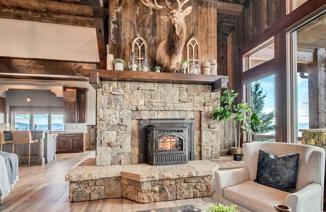 Park City home close to skiing, snowmobiling, Sundance & Main Street.