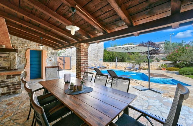 Rustic Villa Simone with pool for 8 persons is located 8 km from Porec