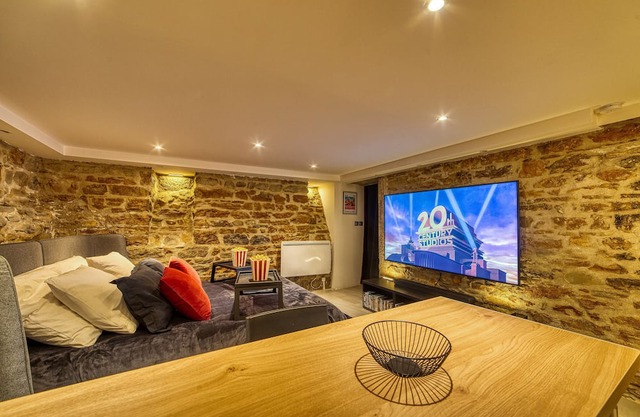 The Cinema Room - Vivez une Expérience Unique !