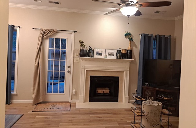 Cozy 2 bed 2.5 bath & office-Great for traveling professionals