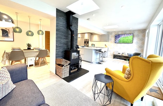 3 bed modern house in Hereford city centre