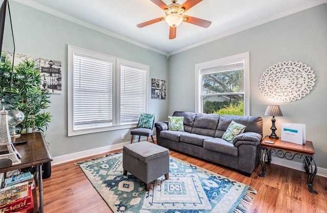 Lovely 1 Bedroom in the heart of Seminole Heights!