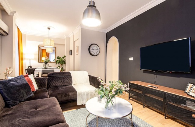 Central and Convenient Flat in Sisli