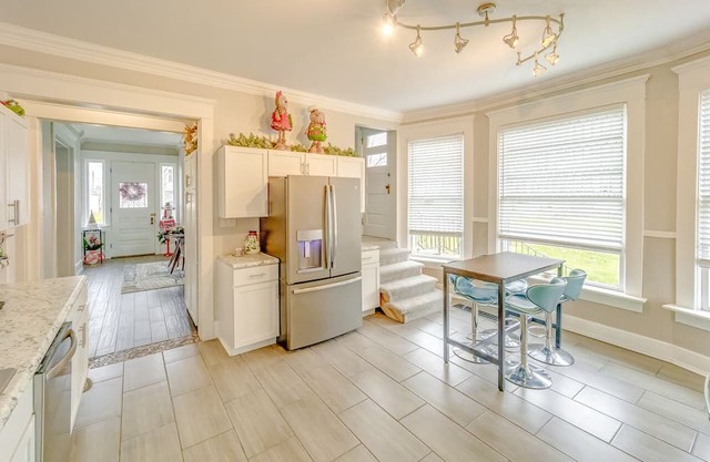 Tesla Charger!! Remodeled 5 bed! Sleeps 12.