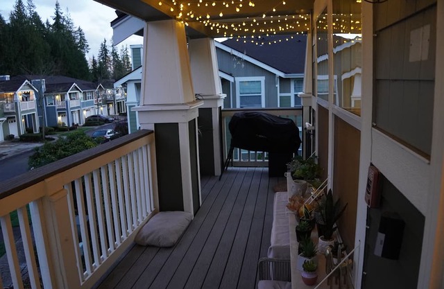 Furnished Townhouse in Redmond