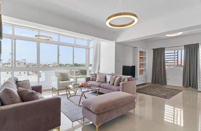 Rose Crown +3br+gym+50mb Wi-fi+2parking