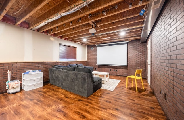 Cozy, Modern Home in GR