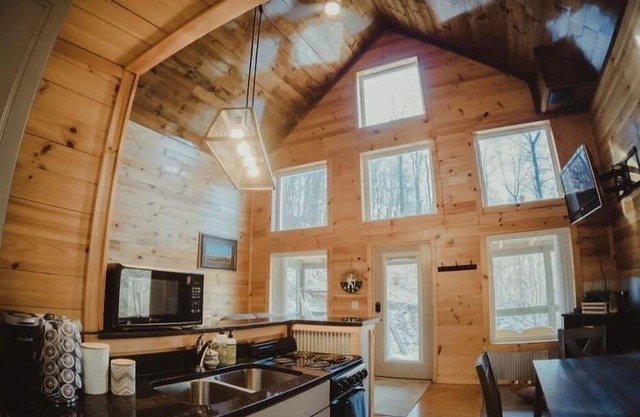 Secluded forest getaway on 50 acres, near RRG