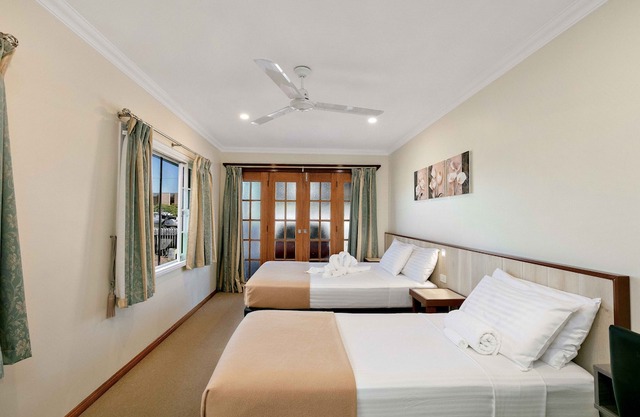 Cairns Central Walking Distance Entire Ground Floor House