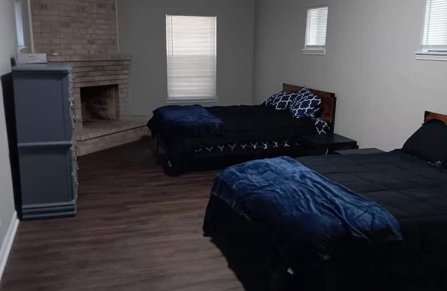 Beautiful remodelded 4/1.5 bathroom home in SOUTH CORPUS CHRISTI, close to beach