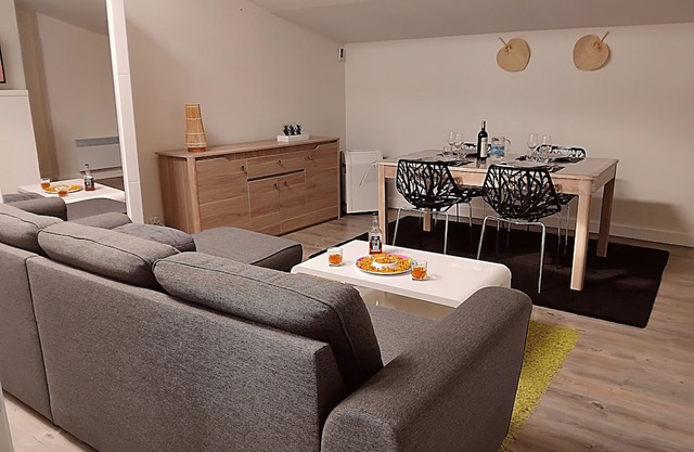 Between vineyards and ocean