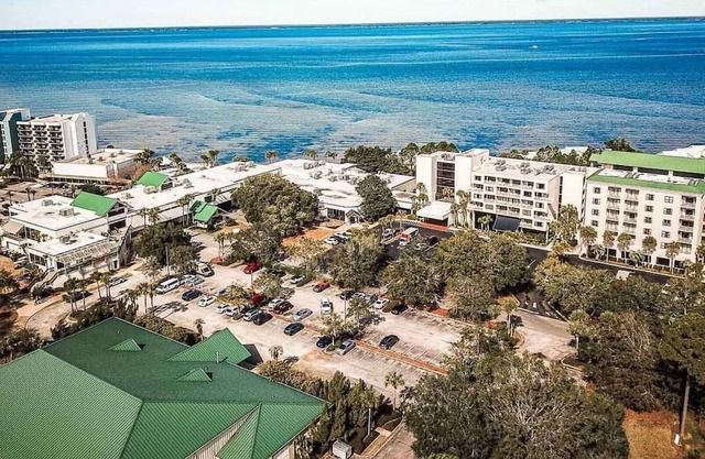 Emerald Coast Escape: 2BR Villa at Bay Club of Sandestin