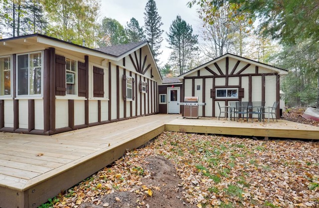 Peaceful Nature Escape on Little Portage Lake!