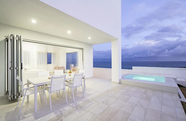 Lilypad: Luxurious Cliffside Villa with Stunning Sea Views