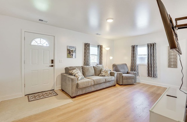 Easy I-80 Access! Newly Updated McDonald Home