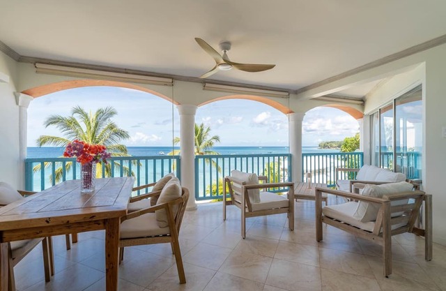 Stunning beachfront condo with amazing beach views - Villas On the Beach 305