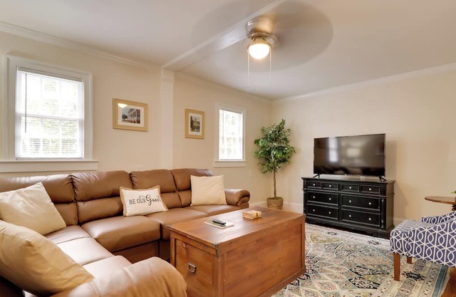 Steps to Downtown! Family Home in Historic Edenton