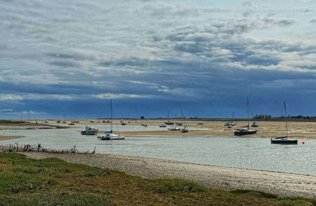 House between land and sea