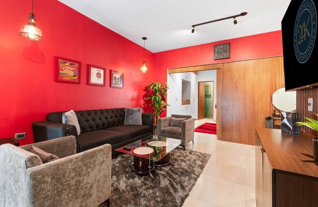 Red Vibe Music Decor | King Bed + Parking + Office