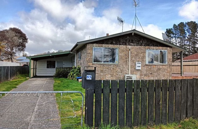 3 Bedroom House, 95 Aquirus Drive, Rotorua