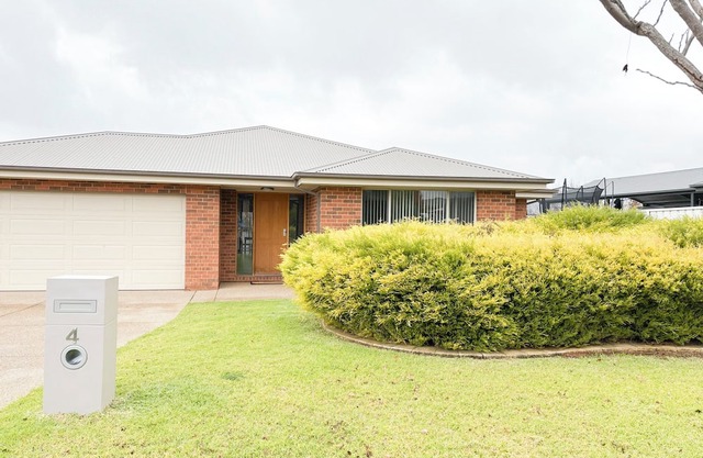4 Pinnacle Place, Estella