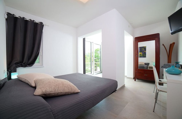 Farmhouse B&B with swimming pool "Loggia degli Artisti" - 2 rooms: Suite Exclusive