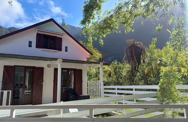 Little Zion cottage at Domaine de Baradoz