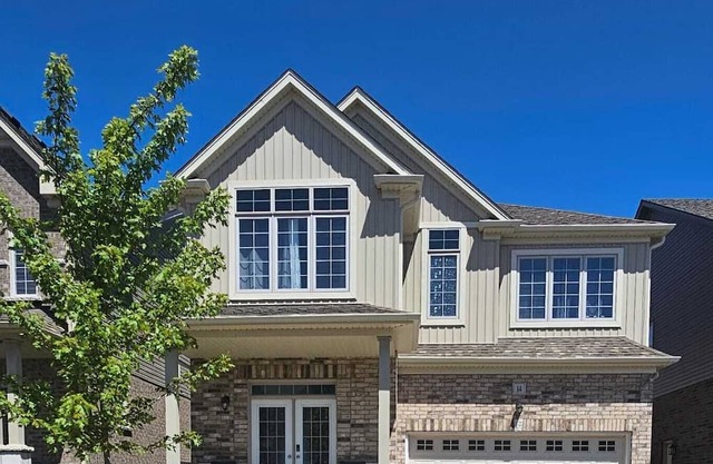 Spacious 5-Bed home, Bedm on Main Floor, 10/15 min to Paris/Cambridge/Kitchener
