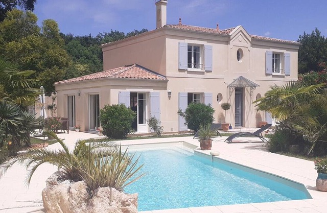Guest Room Bastide De Mongiraud with Pool