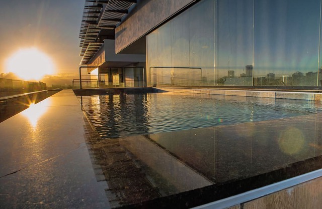 Newly 1 bedroom apartment by Galeria 360/1 bdr, gym and roof top pool