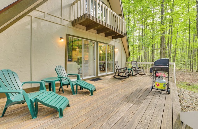 Woodsy A-Frame Cabin w/Lakes of the North Access