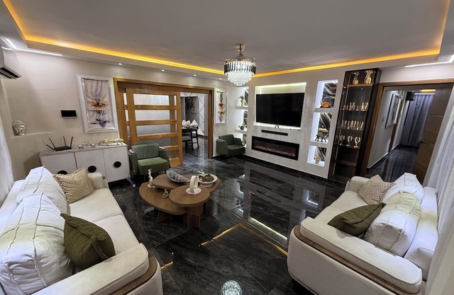 3-bedroom apartment in fabulous Santo Domingo Este with fitness room, AC