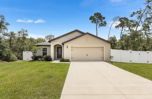 Oaks Retreat near Florida Horse Park Ocala — Fenced Yard, 3BR/2BA